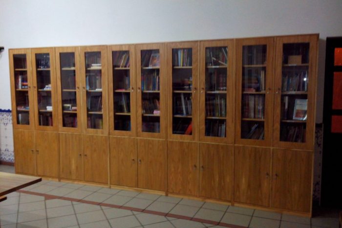 Biblioteca por medida